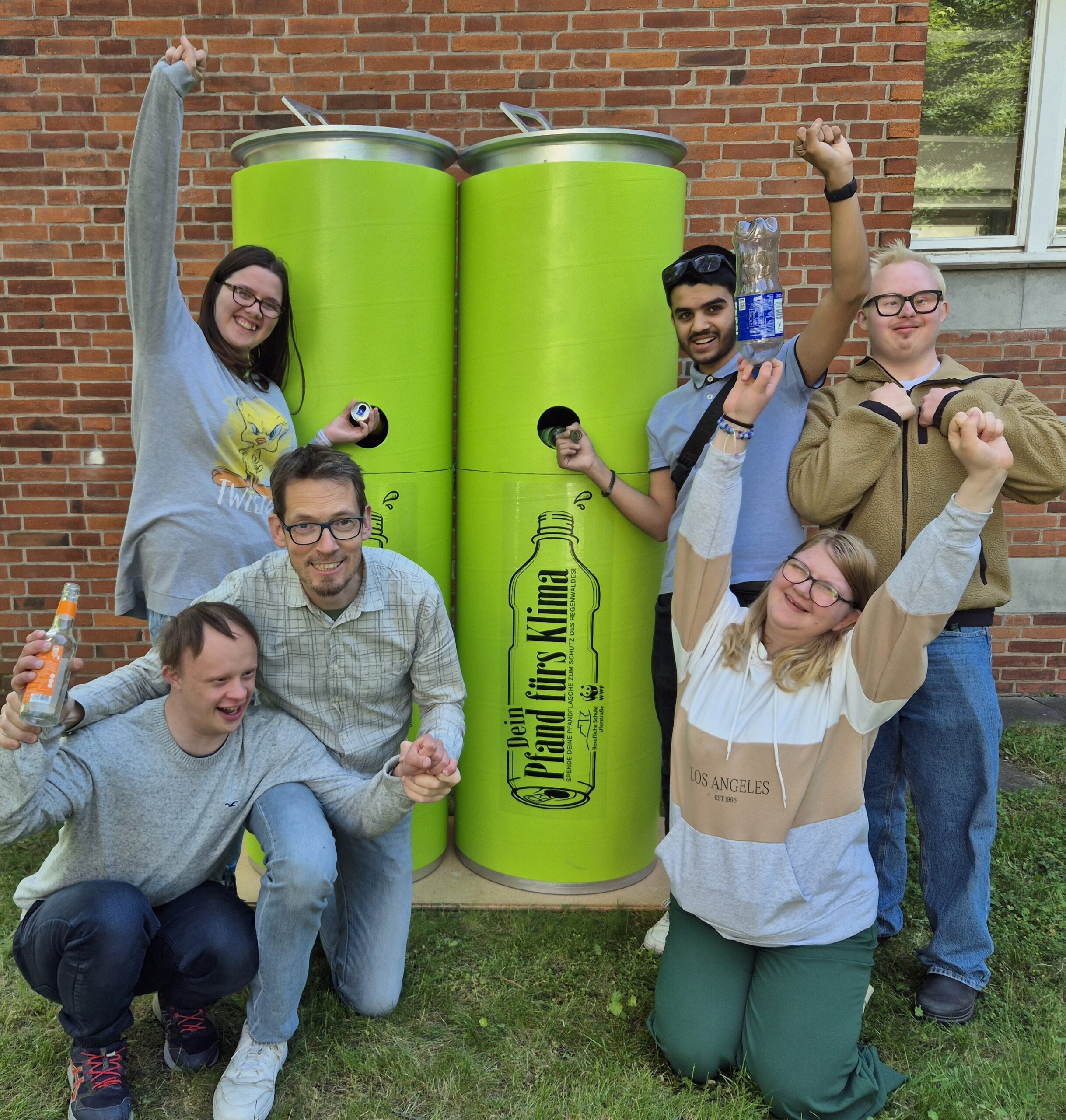 Fürs Klima: Wieder XXL-Pfand-Sammler fertig gebaut und verkauft!